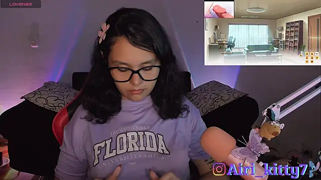 lila kitty81 online show from March 13, 2026, 6:24 pm