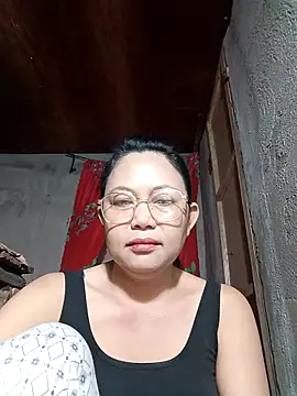 Everleigh mom online show from November 29, 2025, 7:58 pm