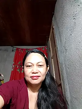 Everleigh mom online show from December 14, 2025, 8:03 pm