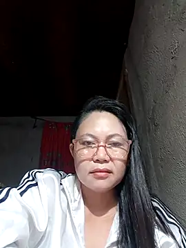 Everleigh mom online show from January 14, 2026, 7:39 pm