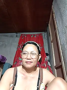 Everleigh mom online show from September 18, 2025, 7:55 am