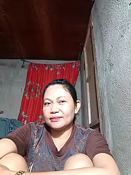 Everleigh mom online show from October 8, 2025, 1:34 pm