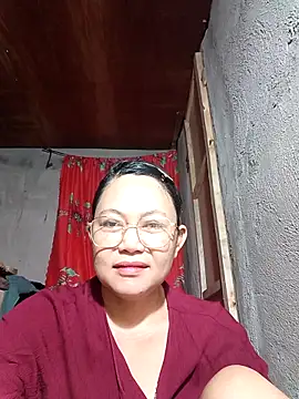 Everleigh mom online show from October 25, 2025, 8:20 pm