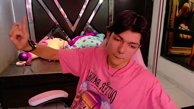 alandelrey57 online show from September 13, 2025, 3:39 am