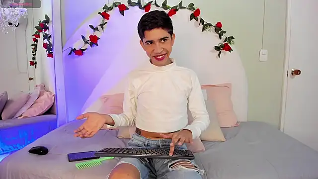 JoshuaSanzz online show from October 4, 2025, 3:30 am