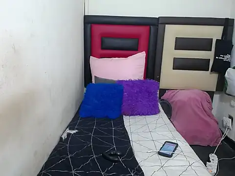 Lsnickykhanyile online show from February 28, 2026, 10:42 pm