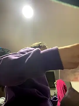 RavennMoonn online show from October 2, 2025, 3:10 am