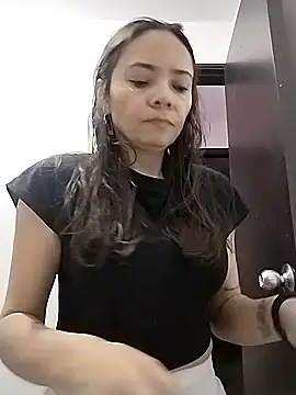 Snapshot of Cami_Konor chatting on September 18, 2025, 5:05 pm Cami Konor online show from September 18, 2025, 5:05 pm