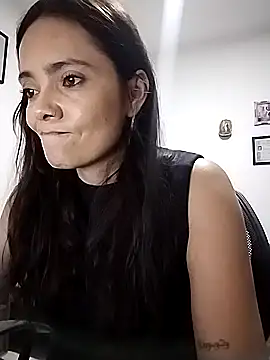 Snapshot of Cami_Konor chatting on October 16, 2025, 6:05 pm Cami Konor online show from October 16, 2025, 6:05 pm