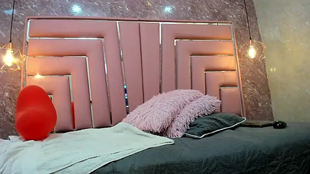 ALYANNA HOT  online show from February 15, 2026, 11:42 am