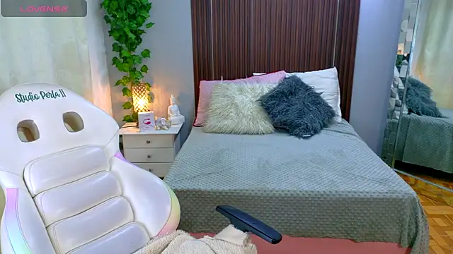 kataleya 29 online show from November 22, 2025, 9:57 pm