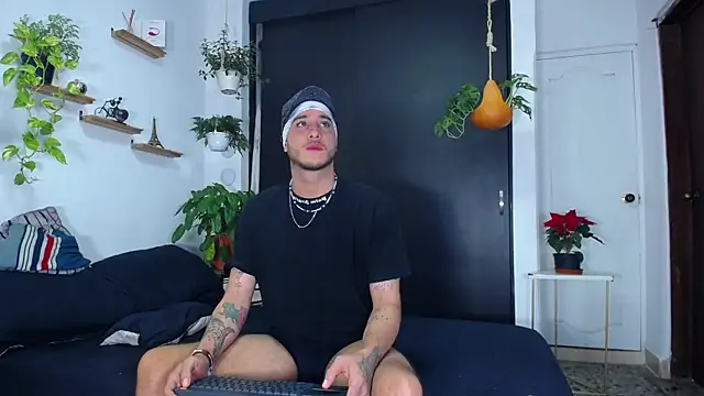 Borsalino Adam online show from November 25, 2025, 7:47 pm