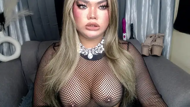 Snapshot of 10inchs_Maxie chatting on November 21, 2025, 6:45 am 10inchs Maxie online show from November 21, 2025, 6:45 am