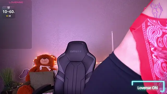 Snapshot of EliseVelour chatting on February 11, 2026, 1:33 pm EliseVelour online show from February 11, 2026, 1:33 pm