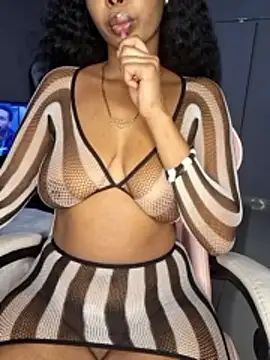 ELAINE xXxX online show from December 4, 2025, 9:03 pm