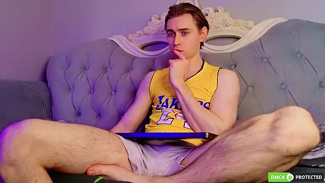 WilliamDyson online show from April 15, 2026, 3:34 am