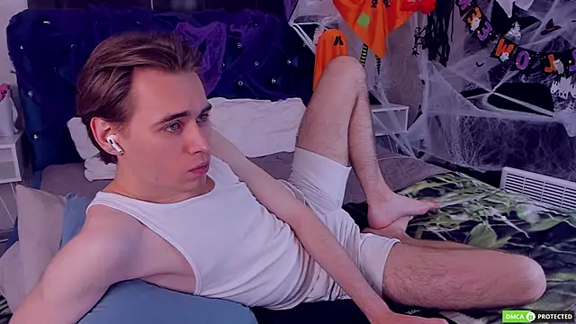 WilliamDyson online show from October 18, 2025, 3:08 am