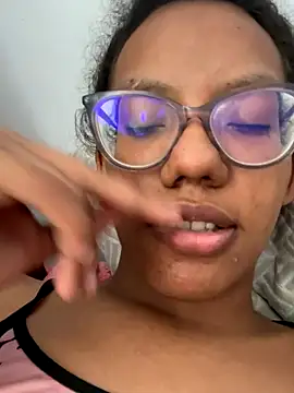 Valen1800 online show from September 21, 2025, 6:46 pm