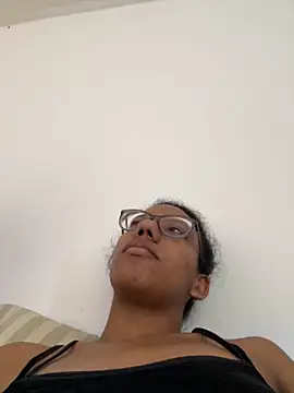 Valen1800 online show from November 19, 2025, 1:22 pm