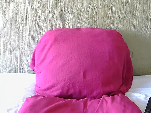 Snapshot of SweetestPearlx chatting on November 25, 2025, 10:26 am SweetestPearlx online show from November 25, 2025, 10:26 am