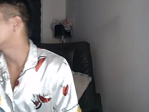 Snapshot of Asian_gregor chatting on June 15, 2026, 7:46 pm Asian gregor online show from June 15, 2026, 7:46 pm