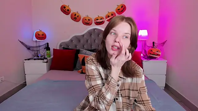 Madelaineses online show from October 22, 2025, 10:04 am