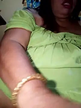 Huge mama69 online show from March 4, 2026, 4:04 pm