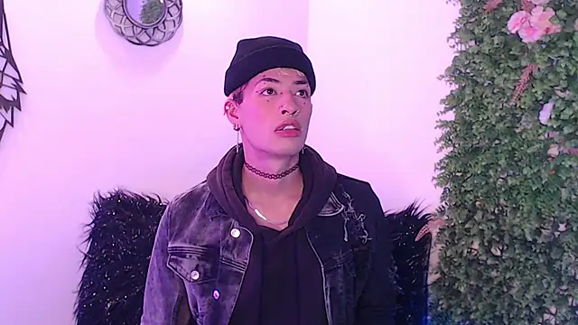 OzorioDany online show from September 9, 2025, 4:33 am