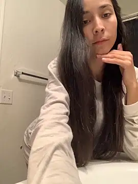 lovinlush online show from November 16, 2025, 5:50 pm