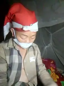 VangLe73 online show from October 31, 2025, 12:02 pm