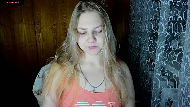 Snapshot of AlinaMors chatting on October 21, 2025, 9:14 pm AlinaMors online show from October 21, 2025, 9:14 pm