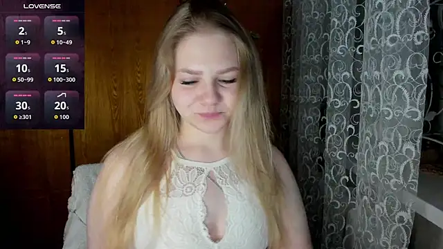 Snapshot of AlinaMors chatting on November 27, 2025, 9:15 pm AlinaMors online show from November 27, 2025, 9:15 pm