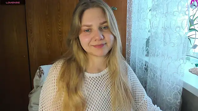 Snapshot of AlinaMors chatting on November 10, 2025, 9:47 am AlinaMors online show from November 10, 2025, 9:47 am