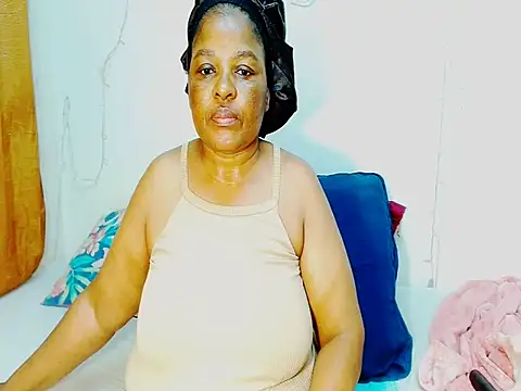 Love-Racheal75 online show from November 15, 2025, 4:05 am