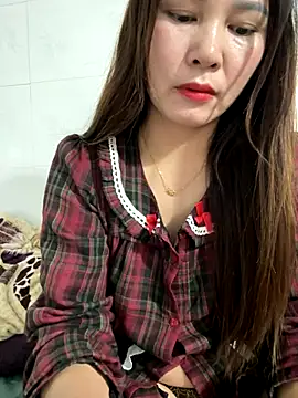 Snapshot of Moan_Mary chatting on November 28, 2025, 5:57 pm Moan Mary online show from November 28, 2025, 5:57 pm