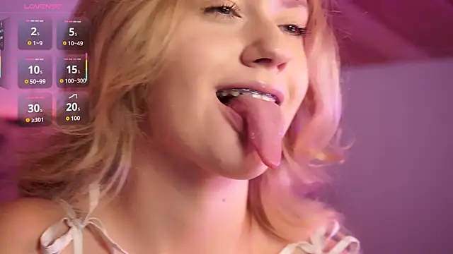 Nerissa xo online show from October 10, 2025, 8:09 pm