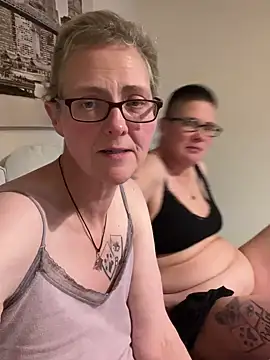 Curvy-Jinx online show from December 4, 2025, 9:58 pm