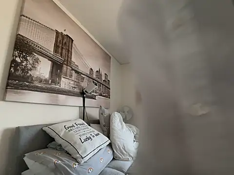 Curvy-Jinx online show from April 8, 2026, 9:22 am