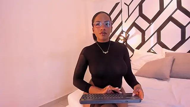 VictoriaKroft online show from July 11, 2026, 1:22 pm