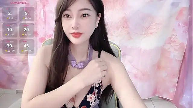 Snapshot of Crush-7ii chatting on February 24, 2026, 12:33 am Crush-7ii online show from February 24, 2026, 12:33 am