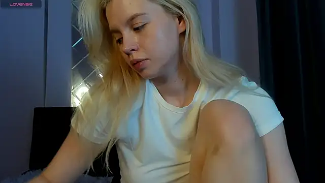 AlisaGoldie online show from October 2, 2025, 8:40 am