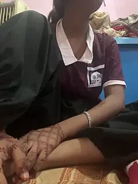 sakshi5533 online show from October 11, 2025, 5:36 pm