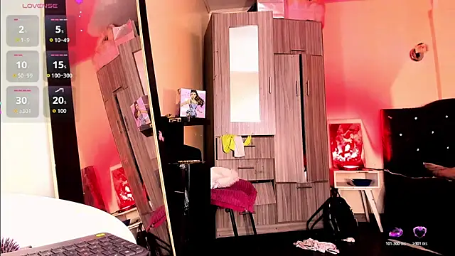 Snapshot of Rossedewitt_ chatting on February 18, 2026, 6:59 pm Rossedewitt online show from February 18, 2026, 6:59 pm