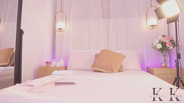 kassia kim online show from April 14, 2026, 5:45 am