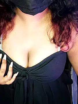 darling devil online show from November 24, 2025, 5:24 pm