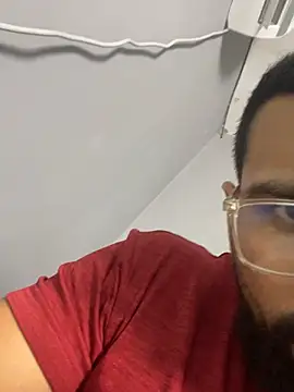 vincentjaxon online show from April 6, 2026, 8:32 pm