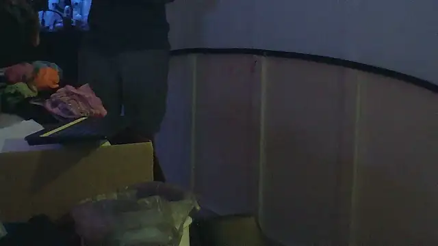 Snapshot of Luv2SuckBWC92 chatting on September 13, 2025, 8:03 am Luv2SuckBWC92 online show from September 13, 2025, 8:03 am