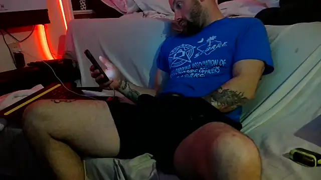 Snapshot of Luv2SuckBWC92 chatting on November 14, 2025, 11:36 am Luv2SuckBWC92 online show from November 14, 2025, 11:36 am