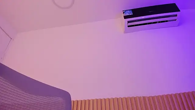 Snapshot of OliviaSweett chatting on February 8, 2026, 7:00 pm OliviaSweett online show from February 8, 2026, 7:00 pm