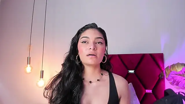 Snapshot of LunaAspen_ chatting on February 10, 2026, 6:07 pm LunaAspen online show from February 10, 2026, 6:07 pm